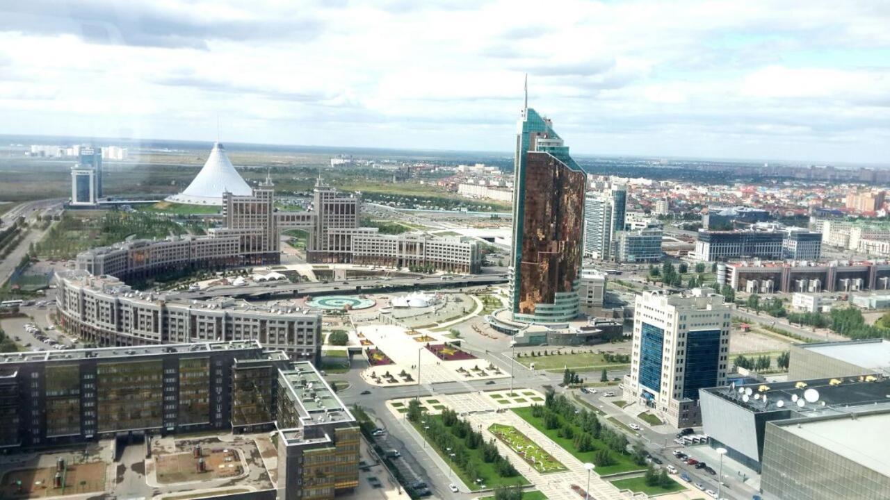 Северное Сияние 35 Этаж Astana Eksteriør bilde