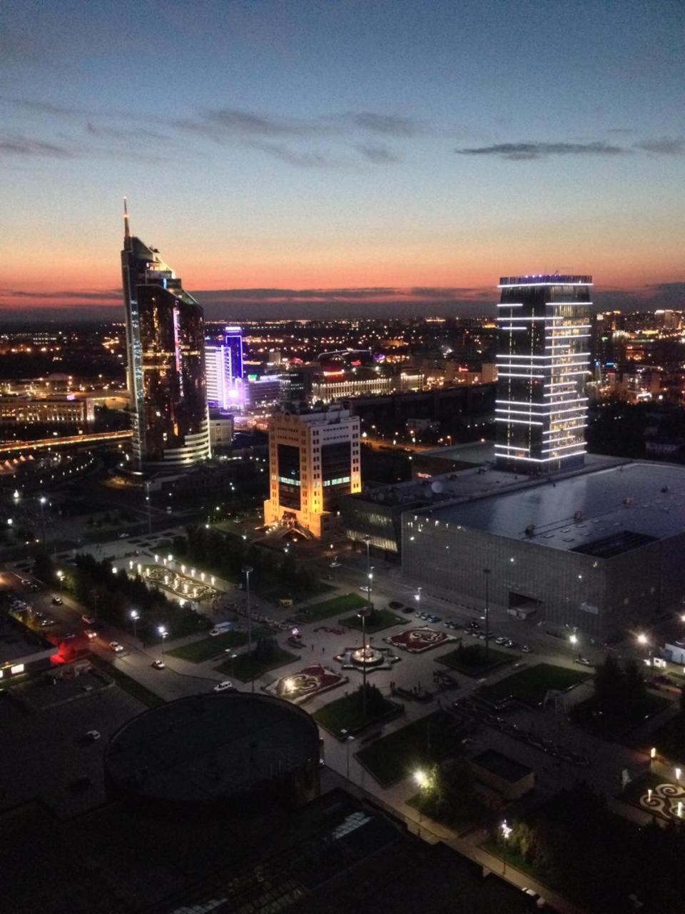 Северное Сияние 35 Этаж Astana Eksteriør bilde